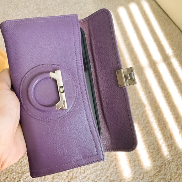 SOLD! Salvatore Ferragamo Gancini Leather bifold wallet 💜 - Picture 8 of 9